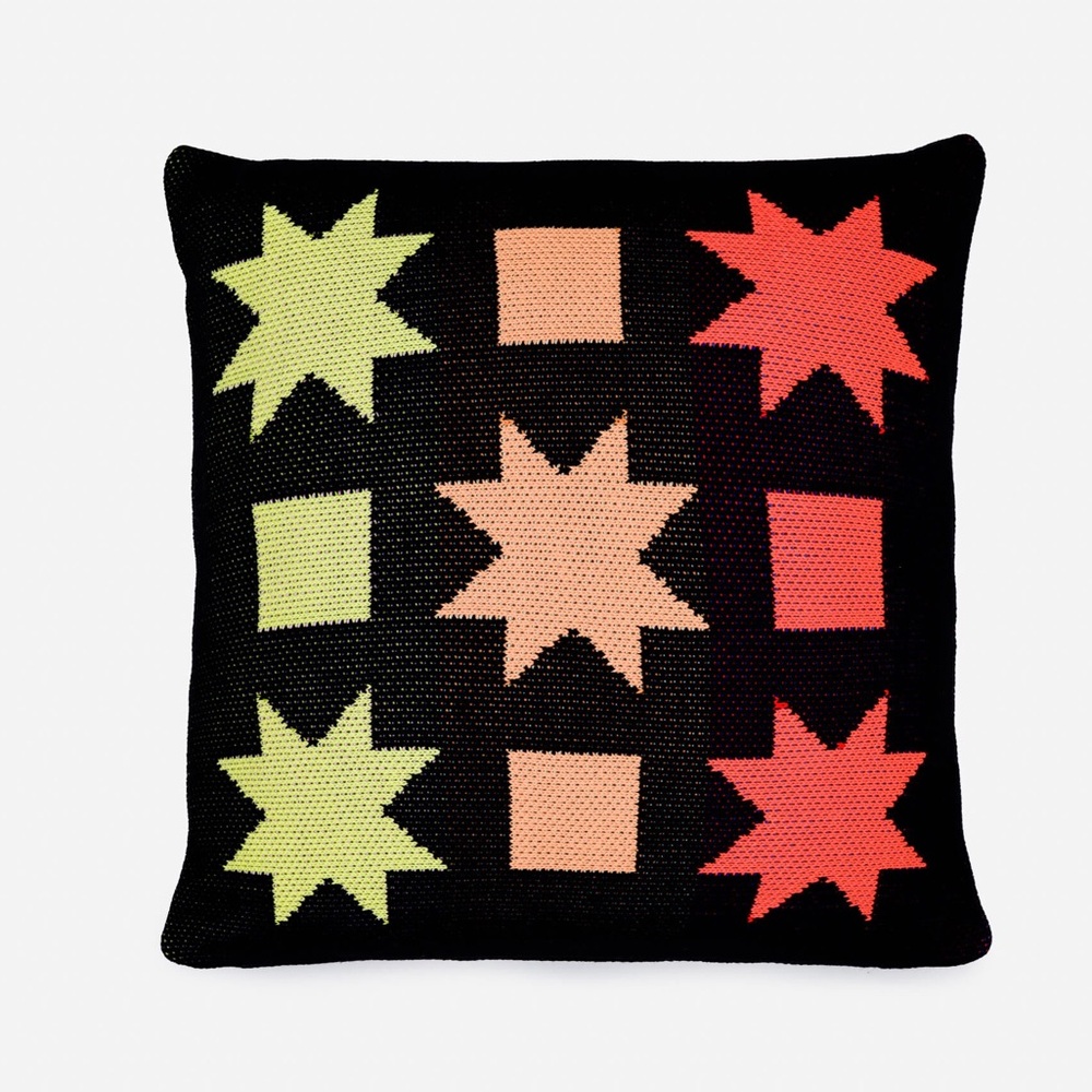 Verloop. Quilt Star Pillow. 18”